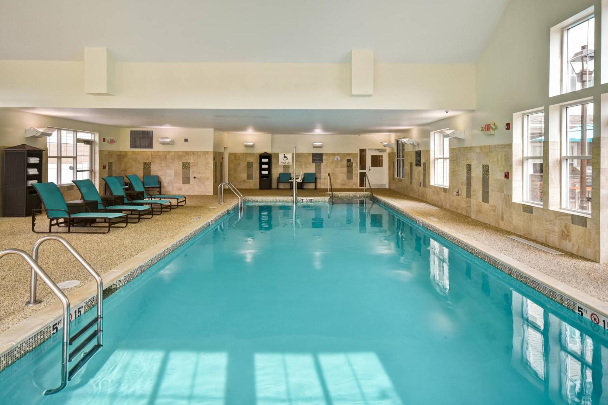 By Marriott Springfield Hotel Chicopee